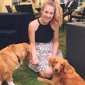 Meet your Posher, Elena